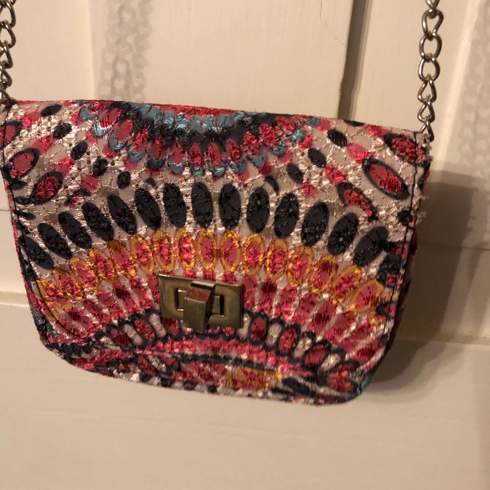 Small purse with adorable over the shoulder chain